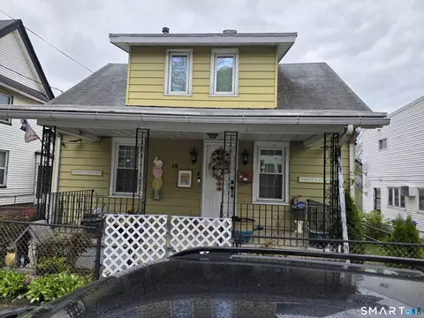 19 Manhan St, Waterbury, CT 06710