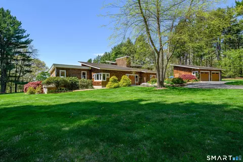Exterior - 140 Second Hill Rd, Bridgewater, CT 06752 photo 2 of 13