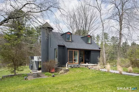 856 Barnum St, Sheffield, MA 01257