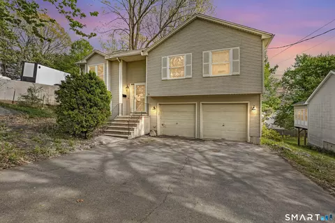 34 Fairlawn St, Bristol, CT 06010