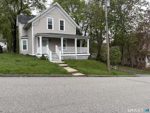 224 Mount Pleasant St, Norwich, CT 06360