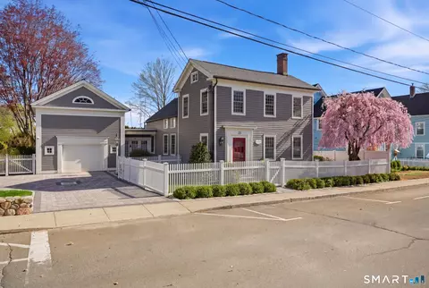 25 Pratt St, Essex, CT 06426