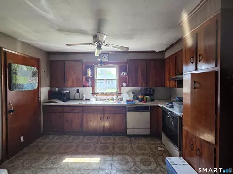 23 Dan Parker Dr, Waterbury, CT 06704