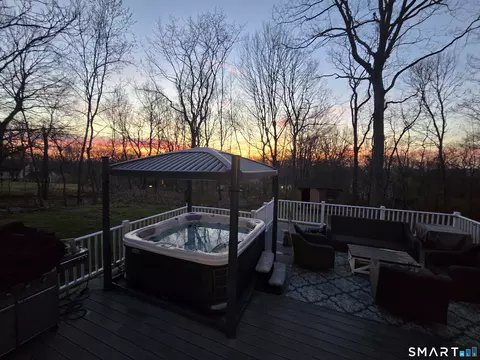 Exterior - 19 Crabapple Ln, Newtown, CT 06470 photo 10 of 13