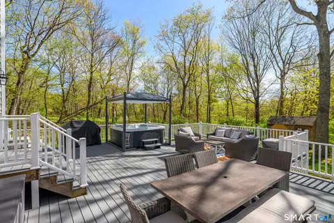 Exterior - 19 Crabapple Ln, Newtown, CT 06470 photo 6 of 13
