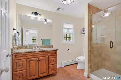 Bath - 19 Crabapple Ln, Newtown, CT 06470 photo 1 of 2