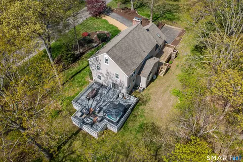 Exterior - 19 Crabapple Ln, Newtown, CT 06470 photo 4 of 13