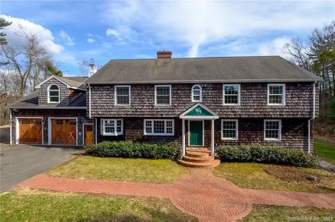 15 Sand Hill Rd, Simsbury, CT 06089