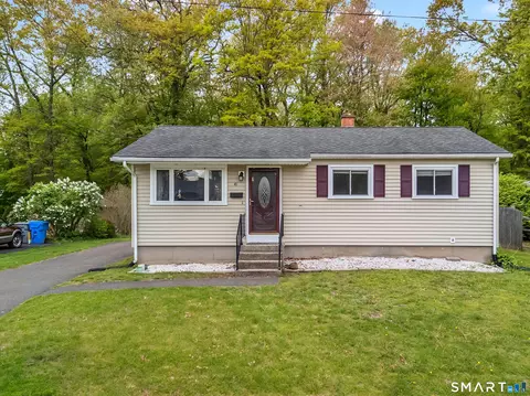 41 Hemingway St, Plainville, CT 06062
