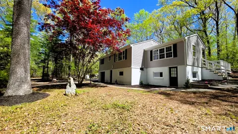 9 Ben Merrill Rd, Clinton, CT 06413