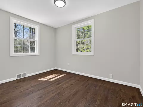 Bedroom - 9 Ben Merrill Rd, Clinton, CT 06413 photo 1 of 3