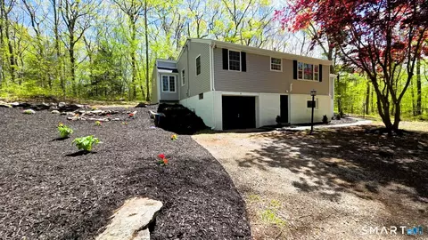 9 Ben Merrill Rd, Clinton, CT 06413