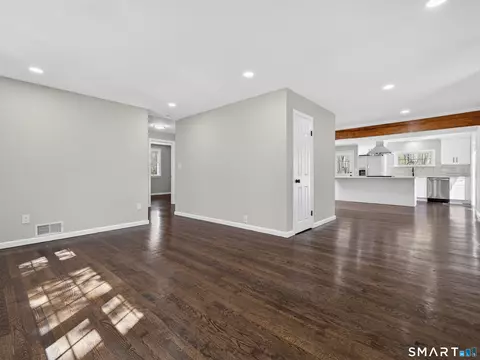 Living - 9 Ben Merrill Rd, Clinton, CT 06413 photo 3 of 5