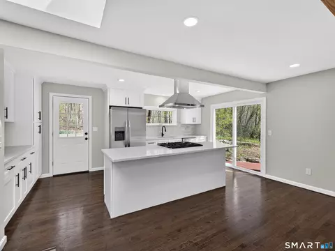 Kitchen - 9 Ben Merrill Rd, Clinton, CT 06413 photo 2 of 3