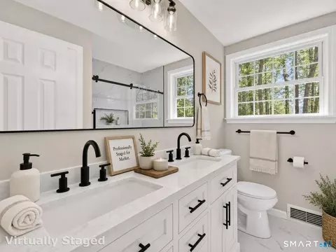 Bath - 9 Ben Merrill Rd, Clinton, CT 06413 photo 1 of 3