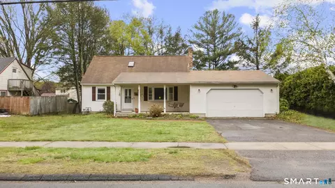 537 George Washington Rd, Enfield, CT 06082