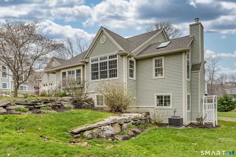 94 Stonehouse Rd #14, Coventry, CT 06238
