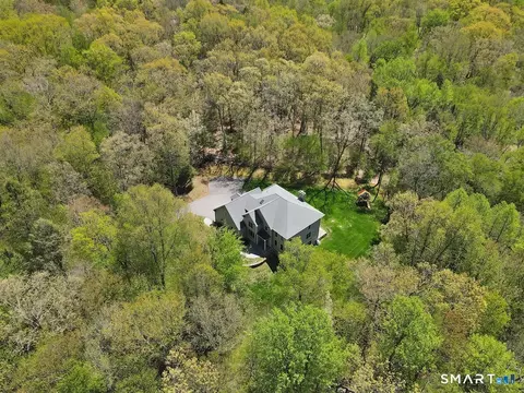 9 Gavin Dr, Columbia, CT 06237