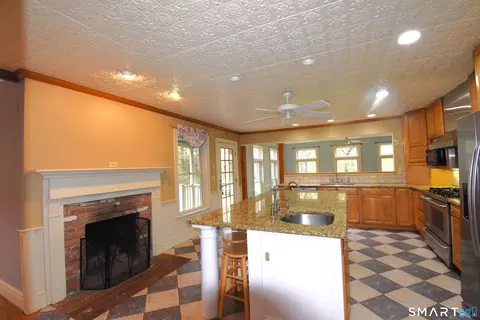 Kitchen - 378 Lathrop Rd, Plainfield, CT 06374 photo 4 of 5