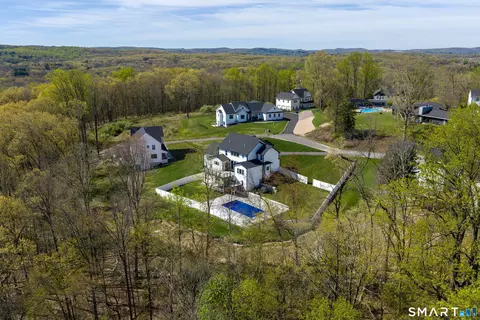 25 Hunting Ridge Rd, Brookfield, CT 06804