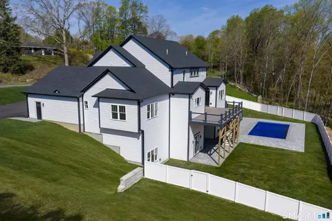 25 Hunting Ridge Rd, Brookfield, CT 06804