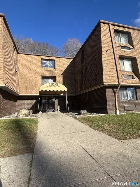126 Triangle St #B13, Danbury, CT 06810