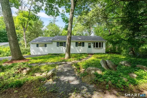 40 Valley View Ln, New Milford, CT 06776