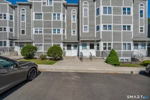 1655 N Colony Rd #25, Meriden, CT 06450