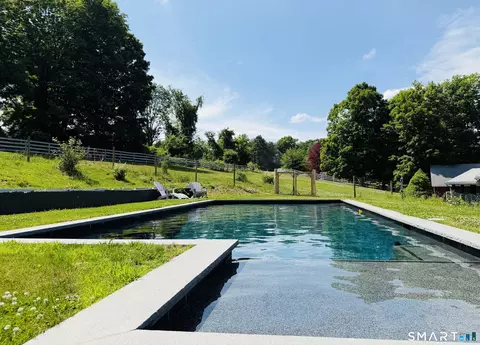 25 Highmeadow Ln, Roxbury, CT 06783