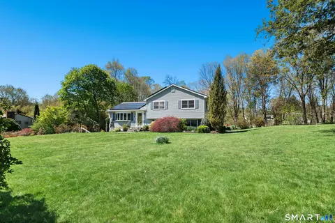 8 Stony Brook Rd, Brookfield, CT 06804