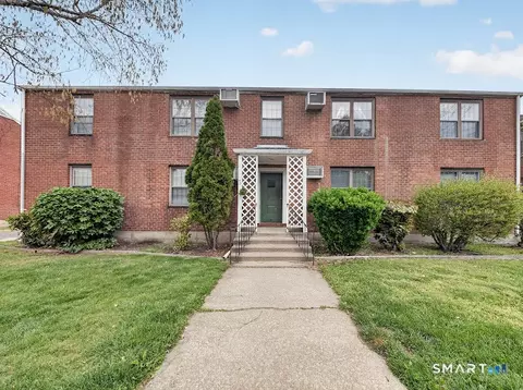 49 Mencel Cir #B, Bridgeport, CT 06610