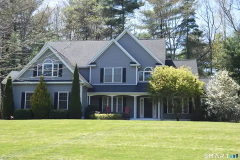 28 Hidden Oaks Dr, Avon, CT 06001