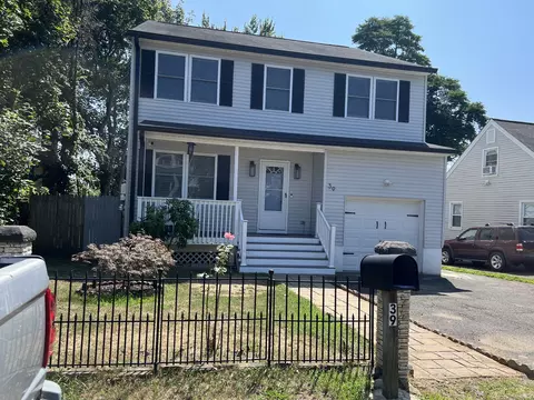 39 Moffitt St #39, Bridgeport, CT 06606