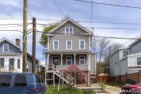 71 Blackhall St, New London, CT 06320