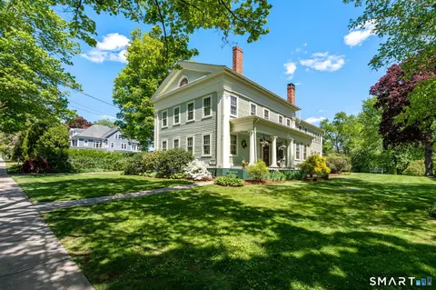 52 S Main St, Suffield, CT 06078