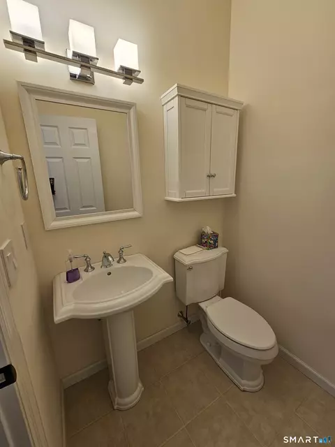 Bath - 26 Seminole Cir, Bantam, CT 06750 photo 5 of 6