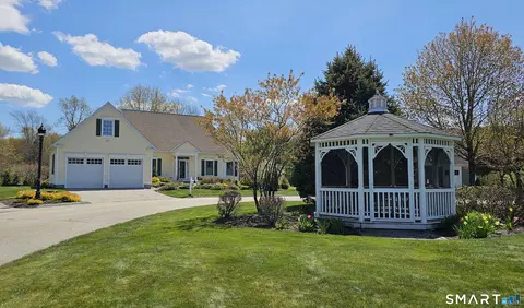 26 Seminole Cir, Bantam, CT 06750