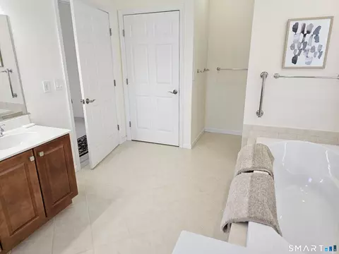 Bath - 26 Seminole Cir, Bantam, CT 06750 photo 3 of 6