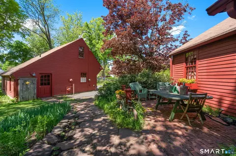 Exterior - 921 Thompsonville Rd, Suffield, CT 06078 photo 3 of 10