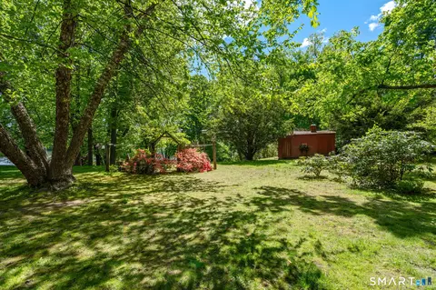 Exterior - 921 Thompsonville Rd, Suffield, CT 06078 photo 7 of 10