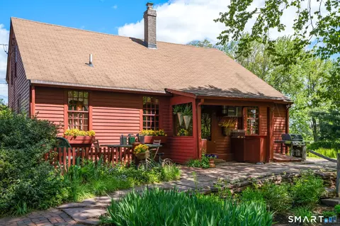921 Thompsonville Rd, Suffield, CT 06078