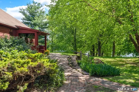 Exterior - 921 Thompsonville Rd, Suffield, CT 06078 photo 10 of 10