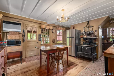 Kitchen - 921 Thompsonville Rd, Suffield, CT 06078 photo 2 of 3