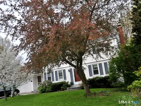 16 Dorothy St, Enfield, CT 06082