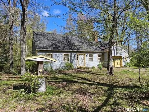 Exterior - 98 Hogs Back Rd, Oxford, CT 06478 photo 3 of 3