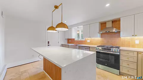Kitchen - 241 Cricket Knl, Wethersfield, CT 06109 photo 3 of 4