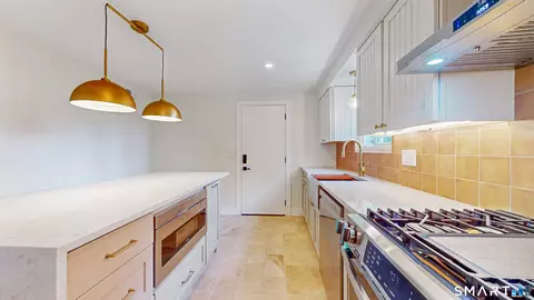 Kitchen - 241 Cricket Knl, Wethersfield, CT 06109 photo 2 of 4