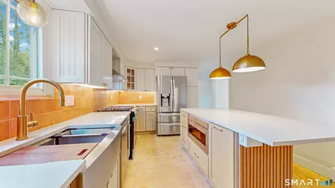 Kitchen - 241 Cricket Knl, Wethersfield, CT 06109 photo 4 of 4