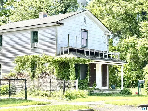 13 Curcombe St, Hartford, CT 06106