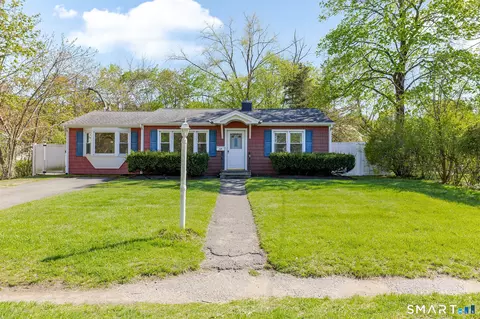 17 Fleetwood Ave, Bethel, CT 06801